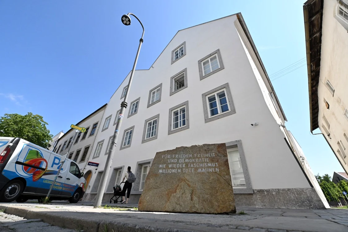 Casa lui Hitler, transformată în secție de poliție FOTO AFP