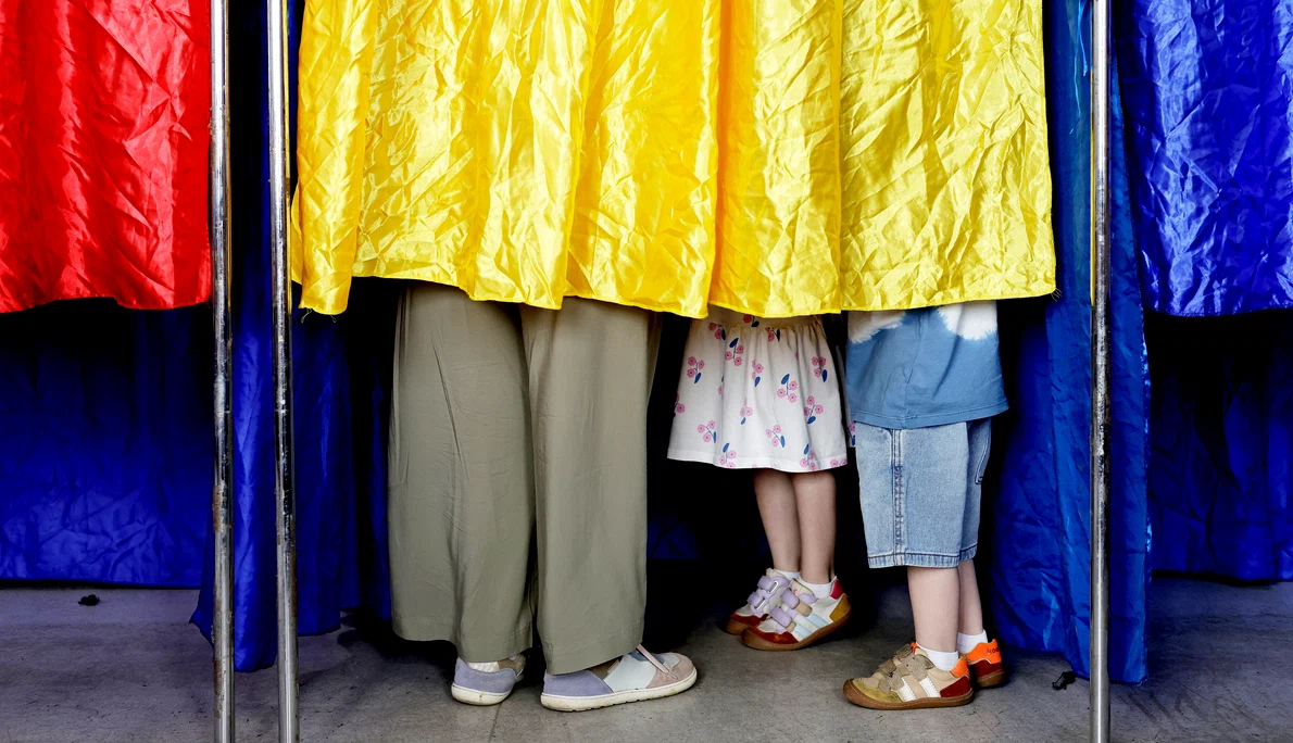 Alegeri prezidentiale 4 mai - cabina de vot FOTO EPA-EFE