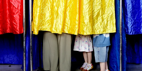 Alegeri prezidentiale 4 mai - cabina de vot FOTO EPA-EFE
