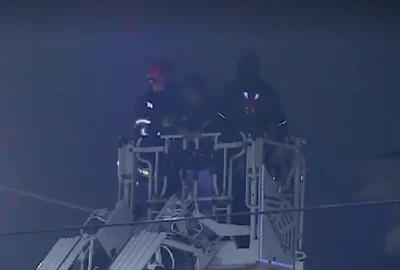 individ coborat de pompieri de pe gara de nord foto captura video protv png