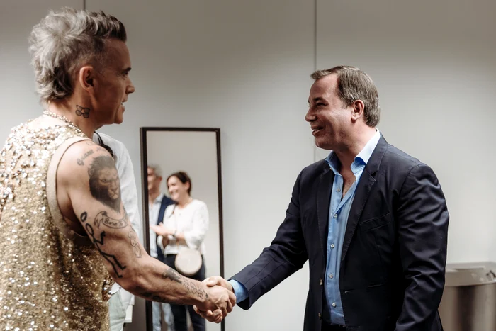 Robbie Williams, la intalnirea cu reprezentantii din Marea Curte Ducala din Luxemburg   Casa Marelui Duce  Kary Barthelmey (1) jpg