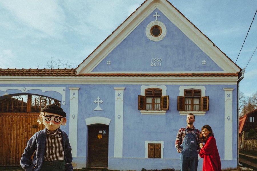 Artiștii de la Micul Haos, despre importanța jocului în viața societății și rezidențele artistice. „Ideea că lumea întreagă este un atelier o voi lua cu mine din Șona“ INTERVIU