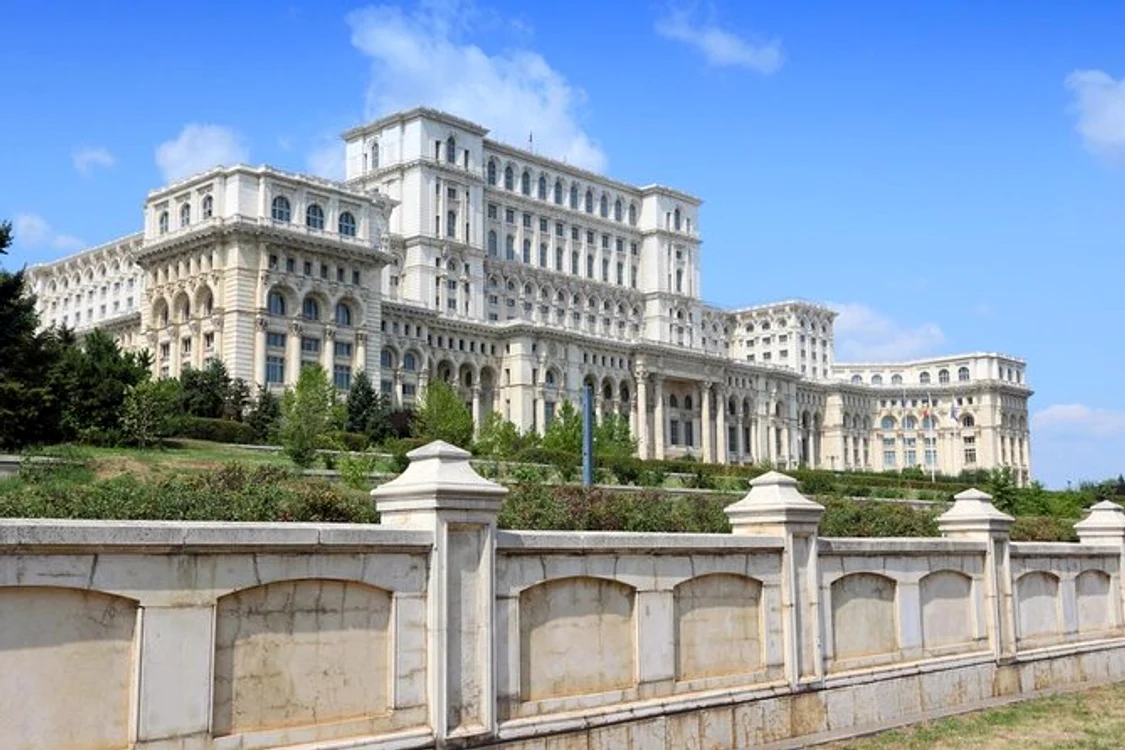 
    Palatul Parlamentului  