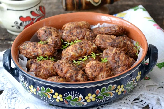 
    Pârjoale moldoveneşti în prapur de porc  