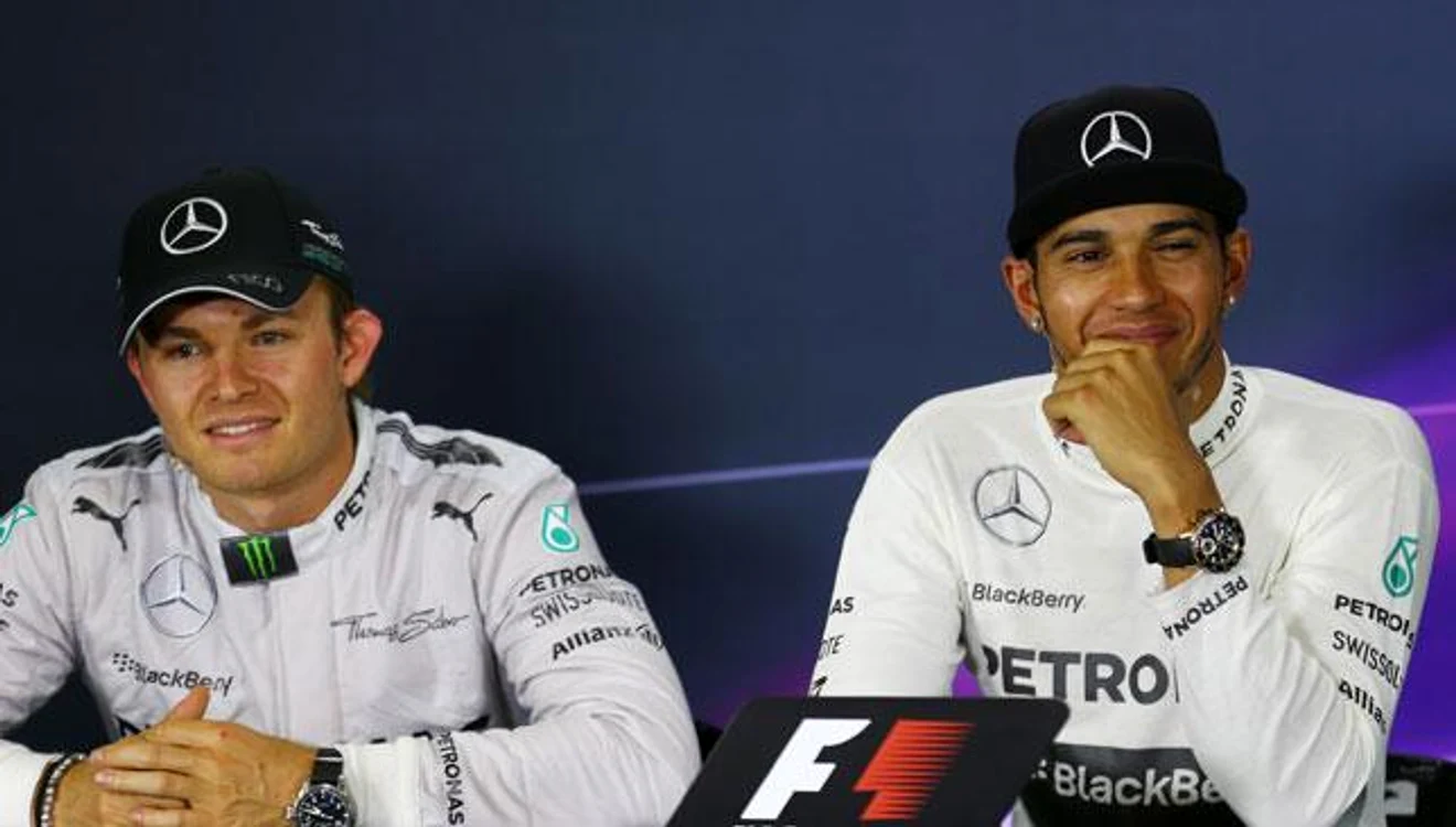 
    Coechipierii Rosberg (stânga) şi Hamilton îşi dispută titlul mondial în Formula 1  