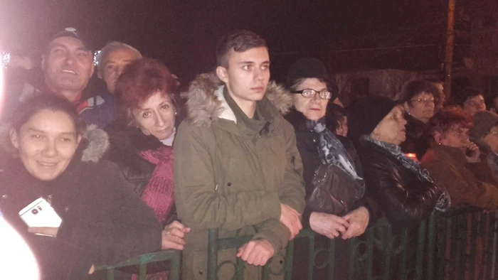 Emoţie în mulţime care l-a condus pe Rele Mihai la Curtea de Argeş: