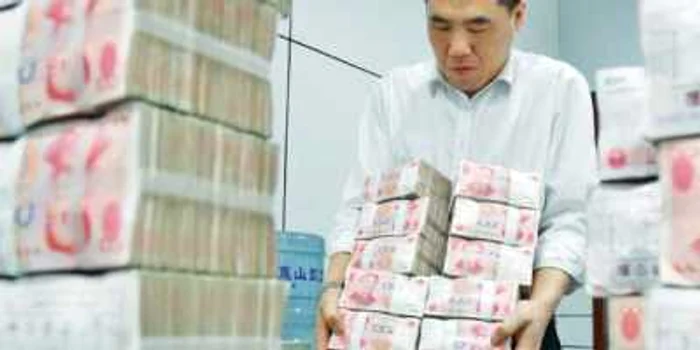 Rezervele valutare ale Chinei se ridică la 3.200 de miliarde de dolari şi sunt cele mai mari din lume  
