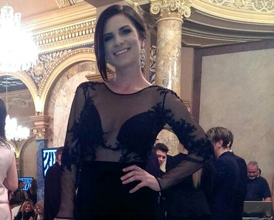 Ellie White nu poate trece cu vederea violenţa domesticăFoto Click! de la Prima Tv