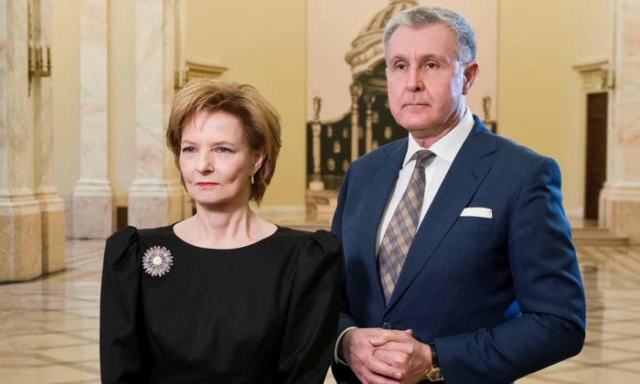 Majestatea Sa Margareta si Principele Radu invitatie la incoronare   Casa Regala jpg