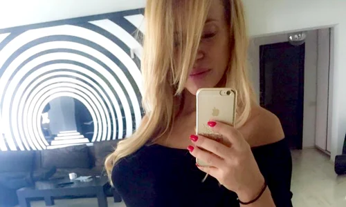 Anda Adam e foarte mândră de burtica de gravidă jpeg