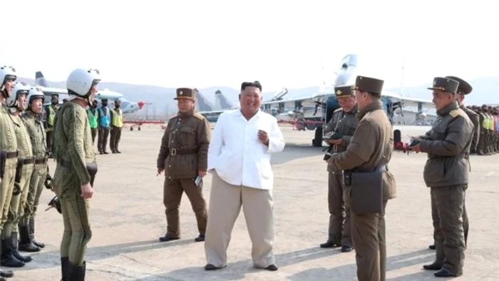Kim Jong-un a inspectat în 12 aprilie o bază militară aeriană. Până în prezent a fost ultima sa apariție publică. 