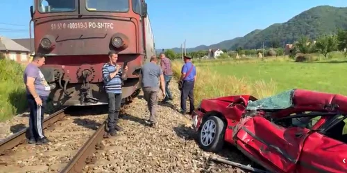 accident masina calea ferata foto capttura video jpg