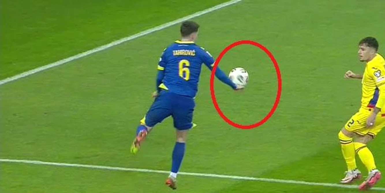 României i s-a refuzat un penalty în meciul cu Bosnia. Captură TV