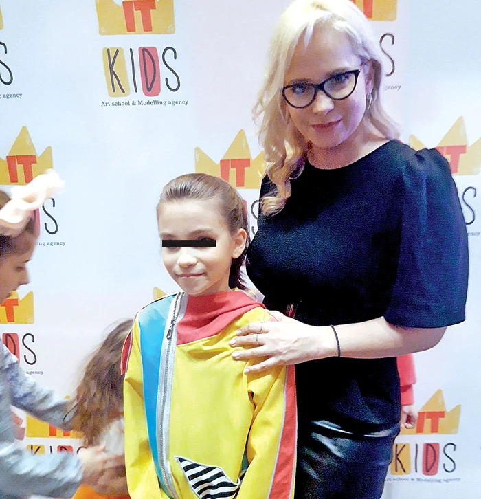 Carla și Paula Chirilă sunt cele mai bune prietene