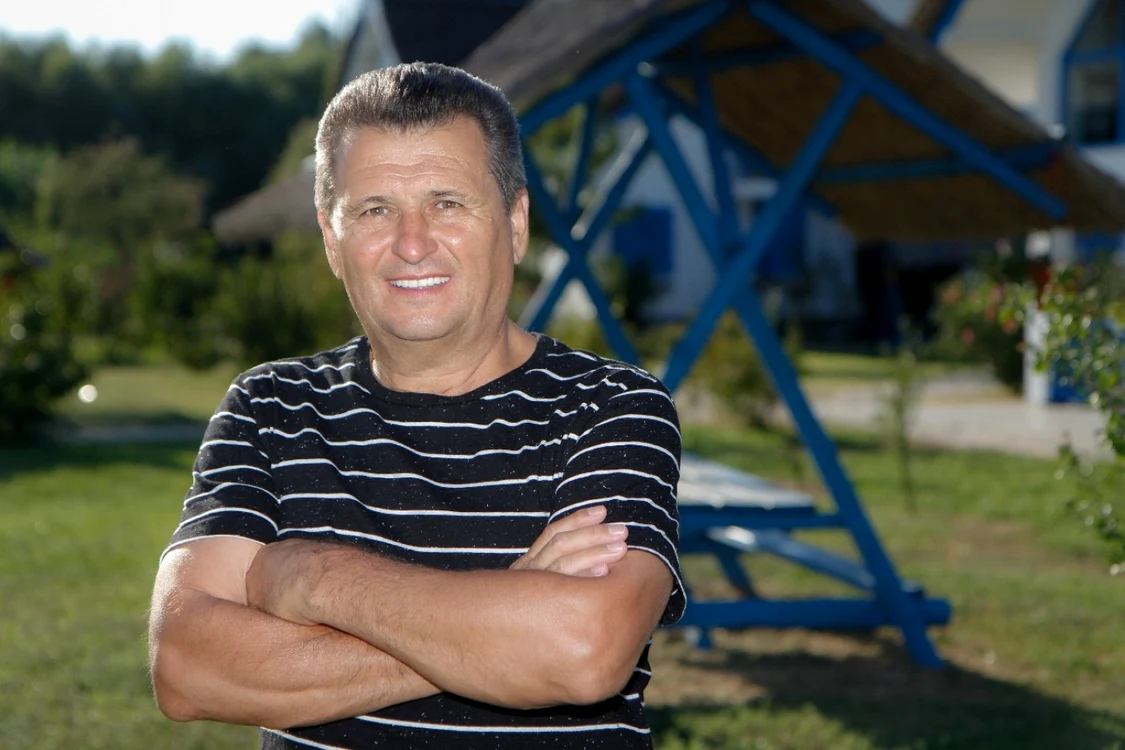 Nea Mărin dă iar milităria jos din pod într-un nou sezon „Poftiţi la muncă!“ FOTO Antena 1
