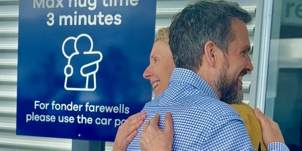Semnul a stârnit discuții aprinse pe rețelele de socializare FOTO Dunedin Airport / Facebook