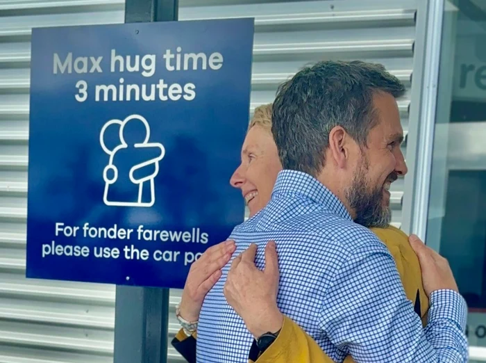 Semnul a stârnit discuții aprinse pe rețelele de socializare FOTO Dunedin Airport / Facebook