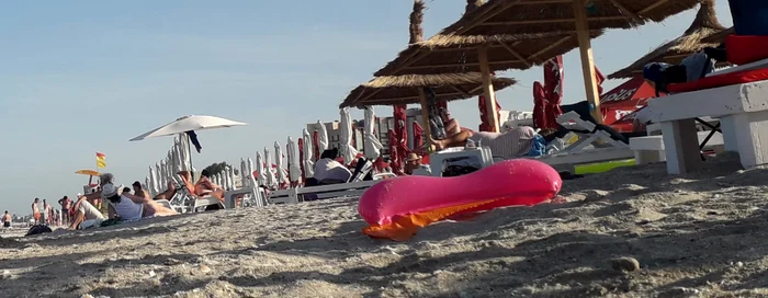 
    Medicii de gardă primesc la urgențe pacienți cu arsuri solarefoto: Facebook Tudor Ciuhodaru  