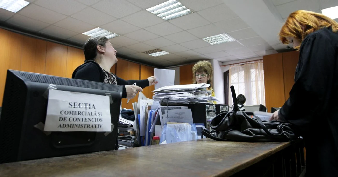 Sistemul „Speak to me“ va duce la scurtarea timpului de așteptare din sala de arhivă a Curții de Apel Ploiești. Foto Alex Policală