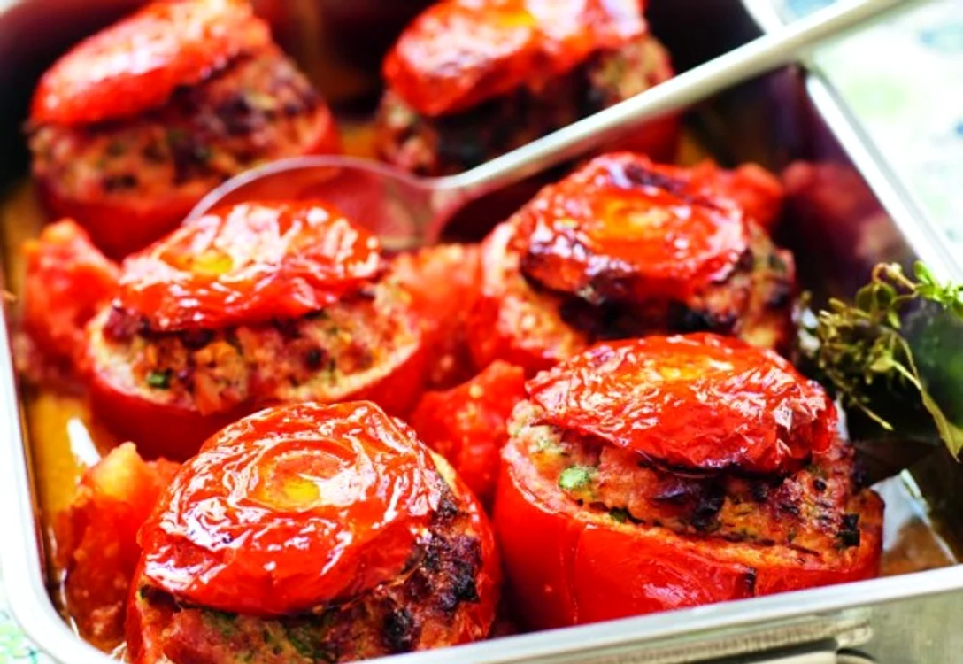 
    Câteva ingrediente proaspete şi puţin timp în bucătărie, şi mâncarea-i gata!clickpoftabuna.ro  