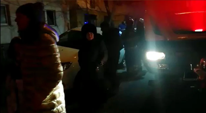 20 de persoane au fost evacuate de pompieri în urma incendiului Foto: captură video ISU Galaţi