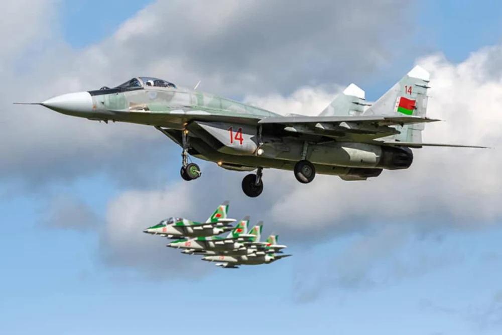 Polonia a neutralizat o dronă care zbura deasupra clădirilor guvernamentale. Doi cetățeni belaruși au fost reținuți