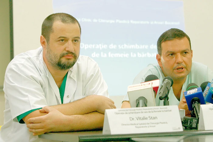 
    Dr. Vitalie Stan, directorul  Spitalului de Arşi, şi chirurgii  Cristina Isac şi Nicolae Antohi,  au fost arestaţi pentru luare de mită şi decontare ilegală a operaţiilor  