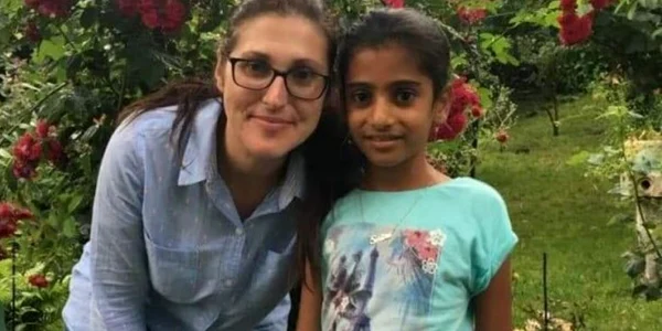Sorina Săcărin cu mama adoptivă