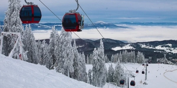Un copil a căzut de pe un telescaun din Poiana Braşov FOTO discoverpoiana