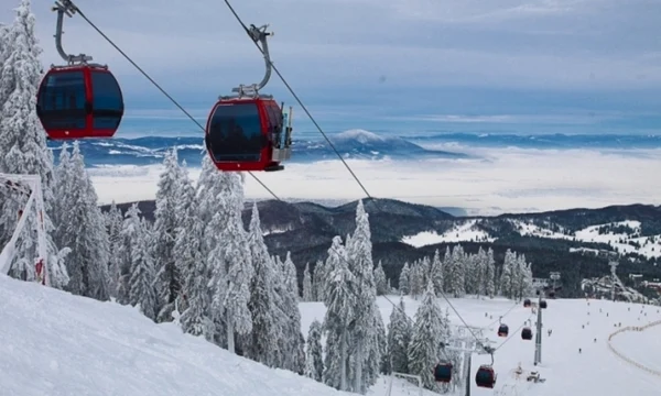 Un copil a căzut de pe un telescaun din Poiana Braşov FOTO discoverpoiana