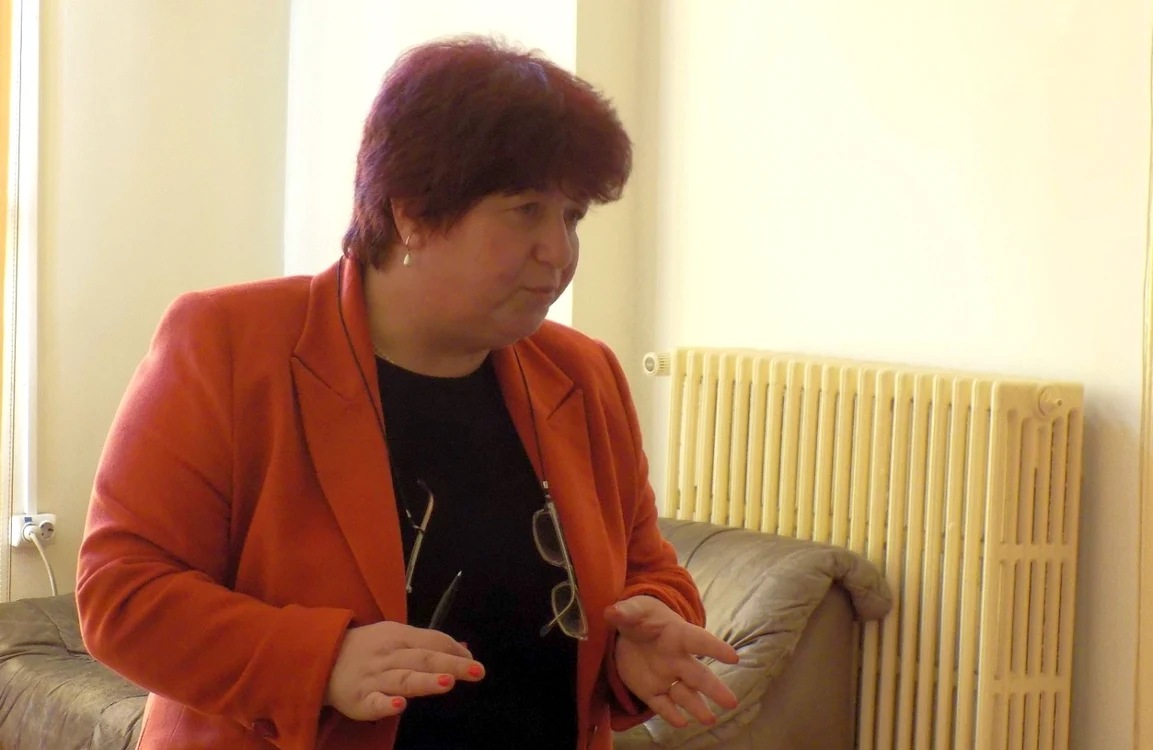 Gina Bradea, la lansarea cărţii sale, la Galaţi. FOTO Costel Crângan