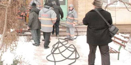 Angajaţii E.ON şi cei de la ISU au intervenit la explozie