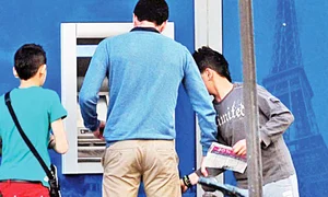 Copiii “operează”  la buzunare în  zonele aglomerate jpeg