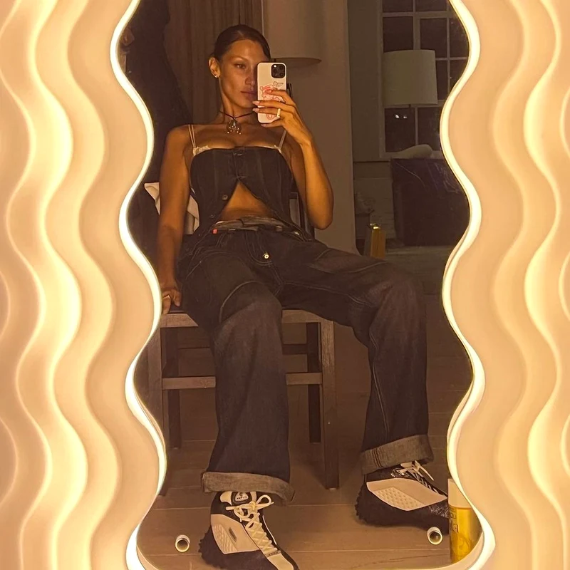 Bella Hadid a fost numita cea mai stilata vedeta jpg