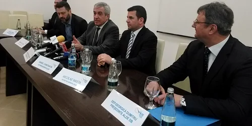 tariceanu si constantin