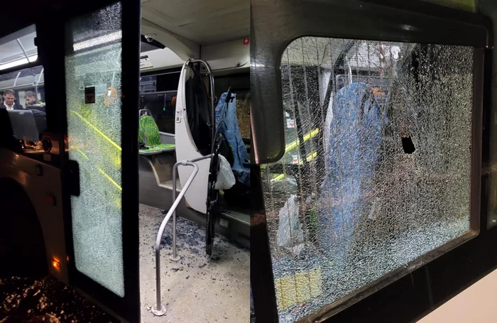 Autobuz cu geamuri sparte SURSĂ CTP Iaşi