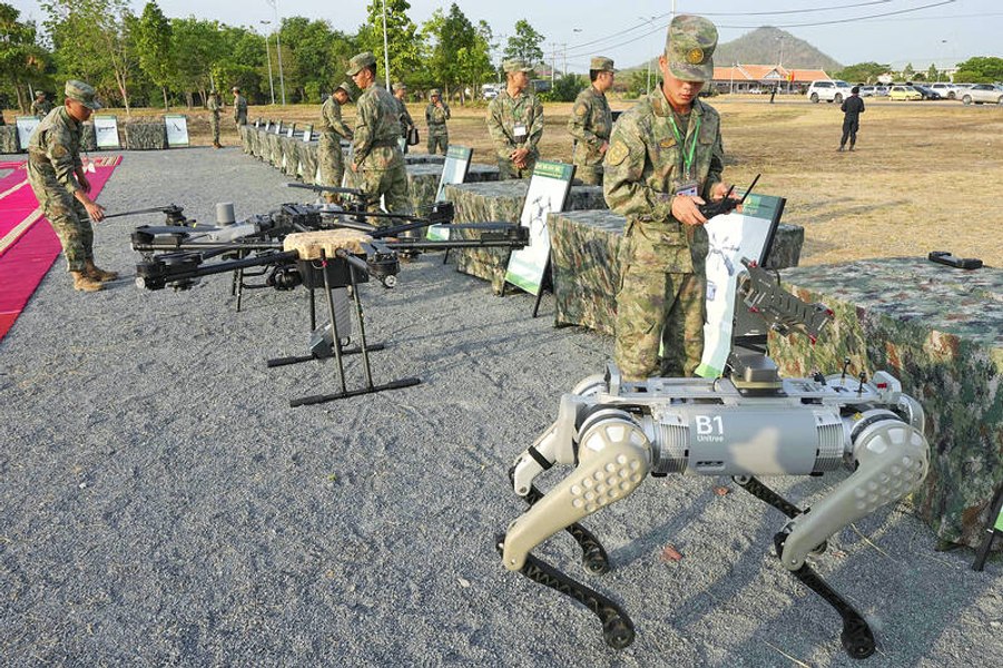  Înfricoșător. Câinii războiului intră în curând în luptă. Cum arată cei mai noi roboți ucigași în acțiune VIDEO
