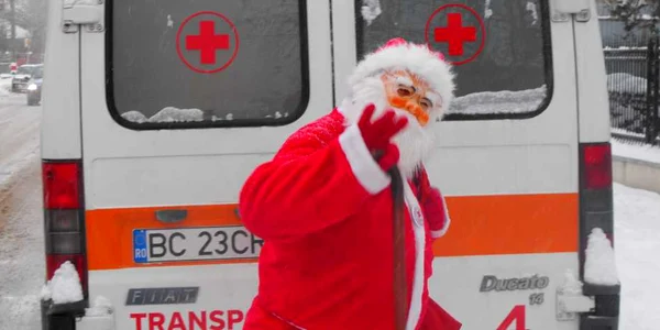 Moș Crăciun a adus daruri copiiilor din familii nevoiașe