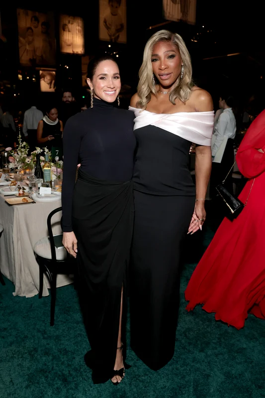Meghan Markle și Serena Williams la gala Baby2Baby