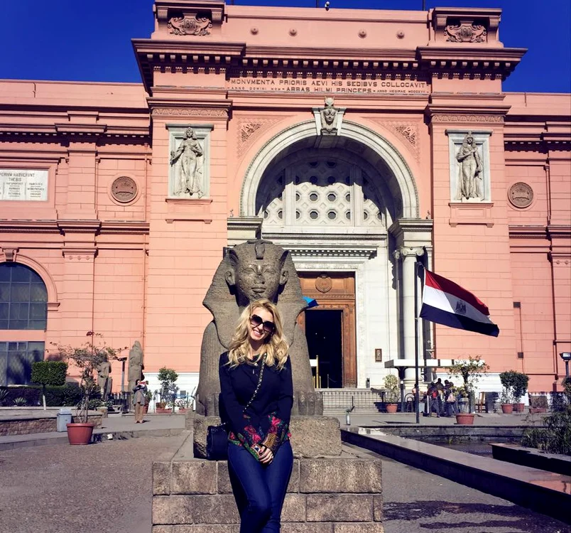 
    Îmbrăcată lejer, Andreea a vizitat ruinele palatelor egipteneFoto Arhivă Personală  