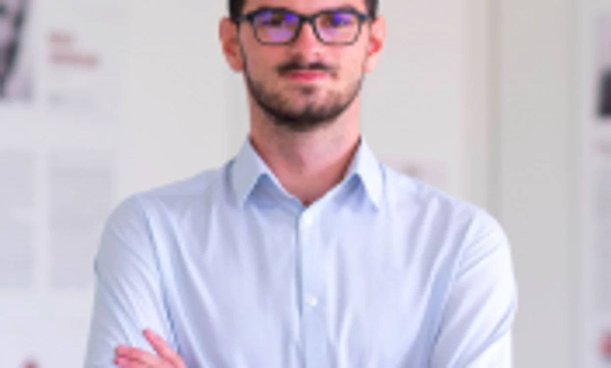 Andrei Eduard Burghelia fondator Confidas platforma pentru demascarea rău-platnicilor Sursa AEB