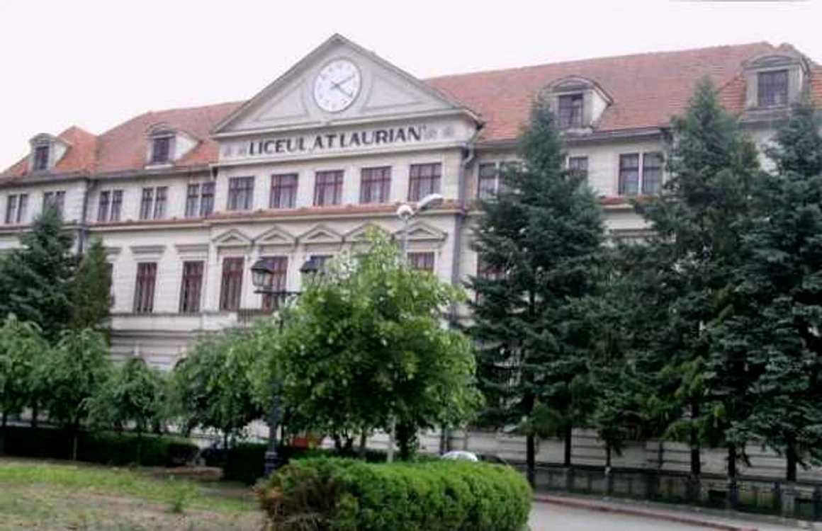 Cursurile vor fi organizate la Colegiul National AT Laurian Botosani FOTO Adevarul