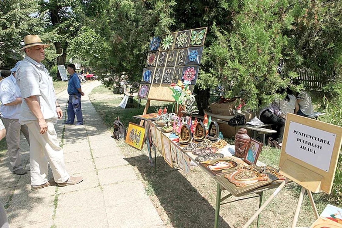La Muzeul Satului din Capitală a fost organizată  şi o expoziţie cu obiecte realizate de deţinuţi