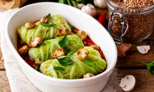 Sarmale cu ciuperci si hrisca  Sursa foto shutterstock 574268035 jpg