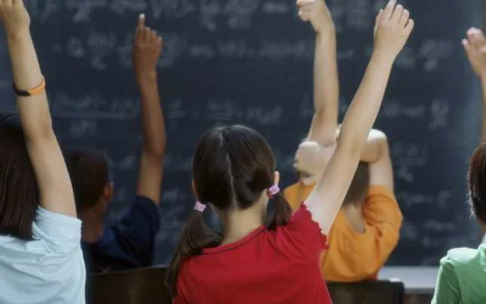 Educaţia sexuală se predă opţional în şcolile româneşti