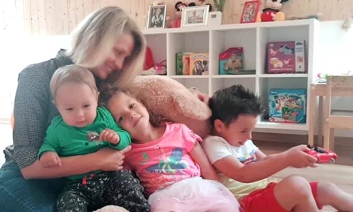 8 mirela vaida si copiii 2 jpg jpeg