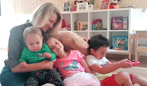 8 mirela vaida si copiii 2 jpg jpeg
