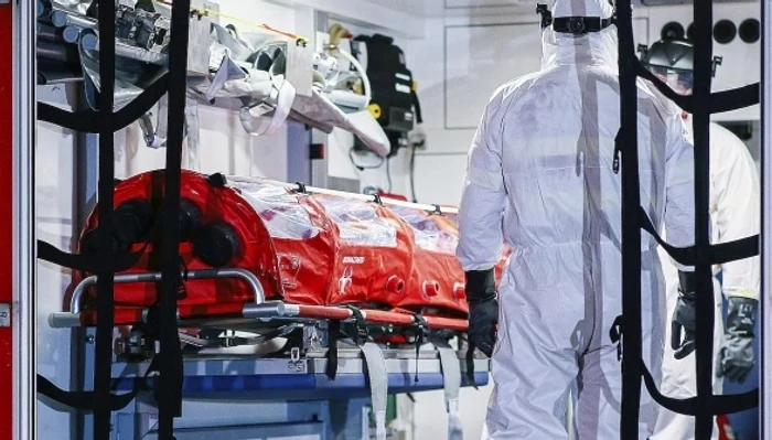 
    Rata de deces la infectații cu coronavirus este mult mai mare decât în cazul bolnavilor de gripă sezonierăFoto: economica.net  