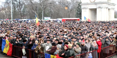 Câteva mii de persoane au manifestat la Chişinău pentru o coaliţie de centru-dreapta