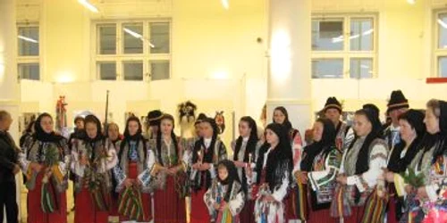 Colindătorii pietreni sunt renumiţi pentru concertele de colinde pe care le oferă an de an pietrenilor